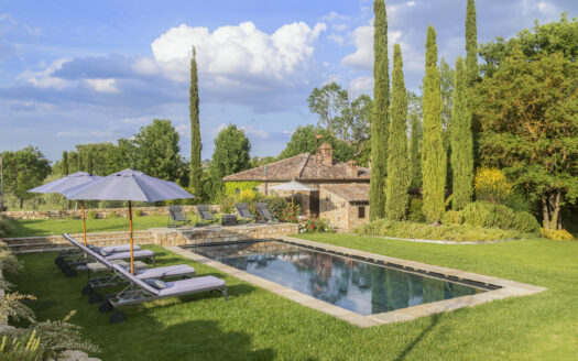 Enchanting Mill for rent in a dream location