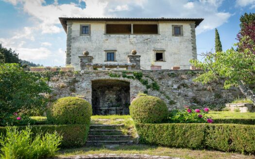 Enchanting noble villa from the 1500s near Florence