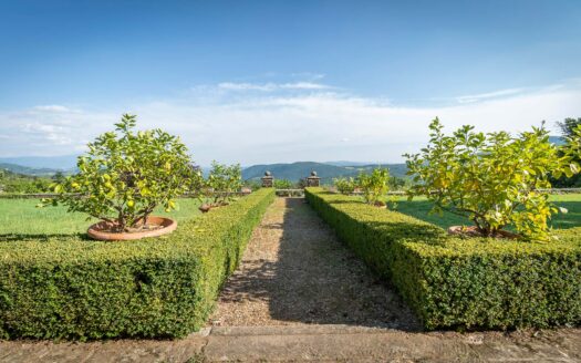 Enchanting noble villa from the 1500s near Florence