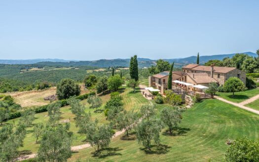 Luxurious property with swimming pool in the heart of Maremma