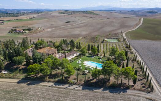 Exclusive country house a few minutes from Siena