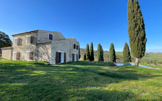Exclusive Tuscan farmhouse overlooking the Val d’Orcia