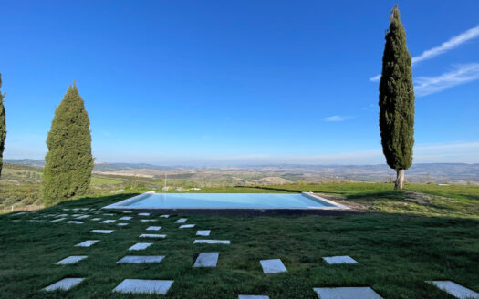 Exclusive Tuscan farmhouse overlooking the Val d’Orcia
