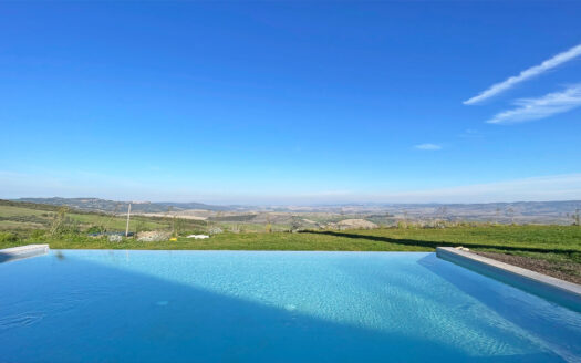Exclusive Tuscan farmhouse overlooking the Val d’Orcia