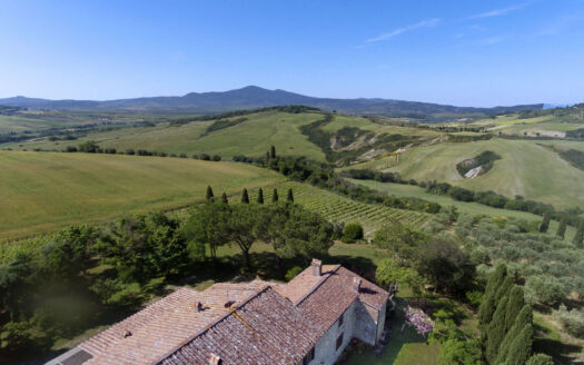 Wonderful farmhouse overlooking Pienza