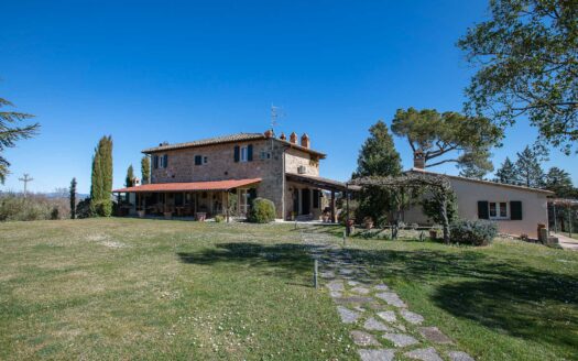 Luxury home with fine finishes