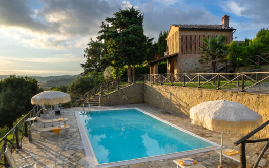 Incredible property nestled in the hills of Volterra