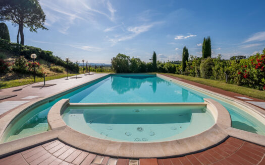 Wonderful farmhouse with swimming pool in Montepulciano