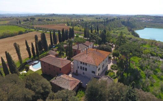 17th Century Estate for Sale in Tuscany