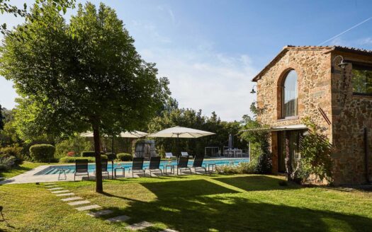 Exclusive renovated estate in Tuscany