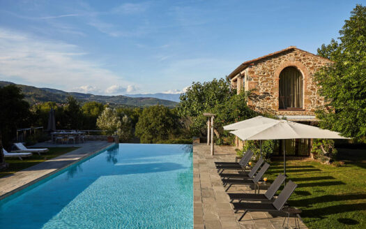 Exclusive renovated estate in Tuscany