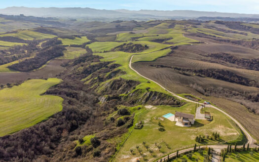 Stunning Villa with pool and panoramic views in Montaione.