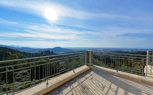 Luxury villa overlooking the sea, Massarosa, Tuscany.