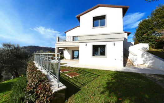 Luxury villa overlooking the sea, Massarosa, Tuscany.