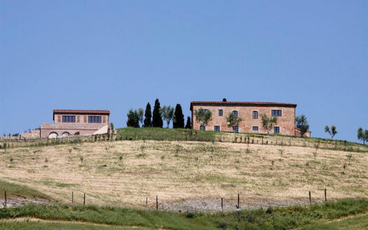 For sale property in the Crete Senesi near Siena.