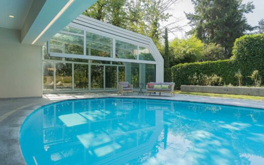 Charming historic villa with guesthouse and pool near Lake Como
