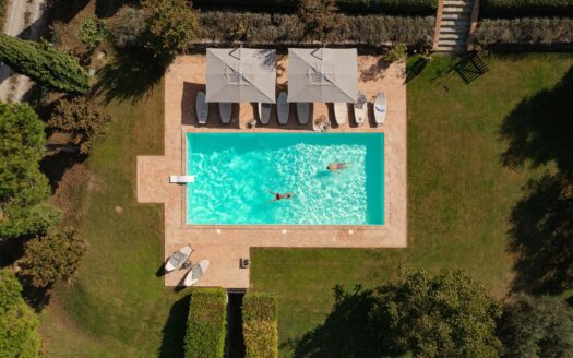 Wonderful farmhouse with pool in Castiglione del Lago