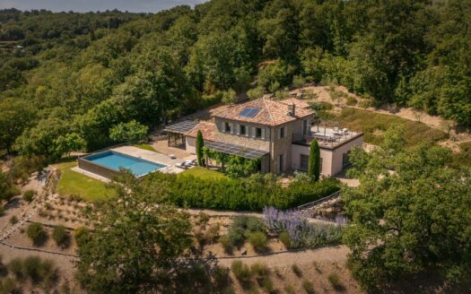 Modern Prestigious Residence Overlooking Lake Trasimeno