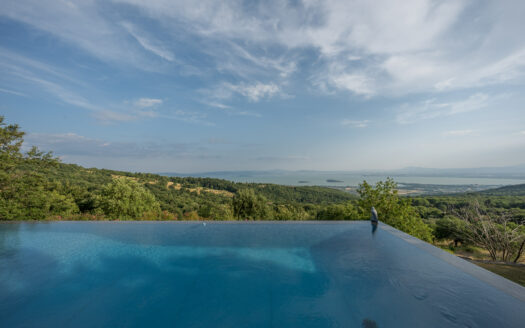 Modern Prestigious Residence Overlooking Lake Trasimeno