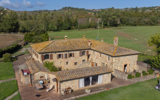 Wonderful estate in the Chianti countryside