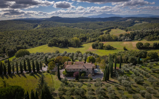 Prestigious 17th-century estate in the Crete Senesi