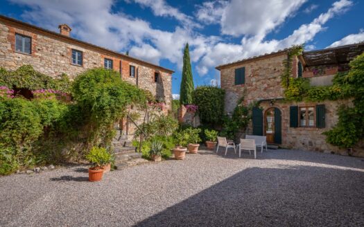 Prestigious 17th-century estate in the Crete Senesi