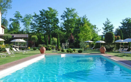 Historic 14th-century residence with pool in San Gimignano