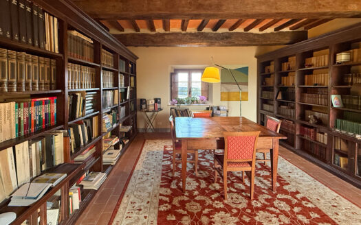 Beautiful Wine Estate for sale in the Tuscan hills